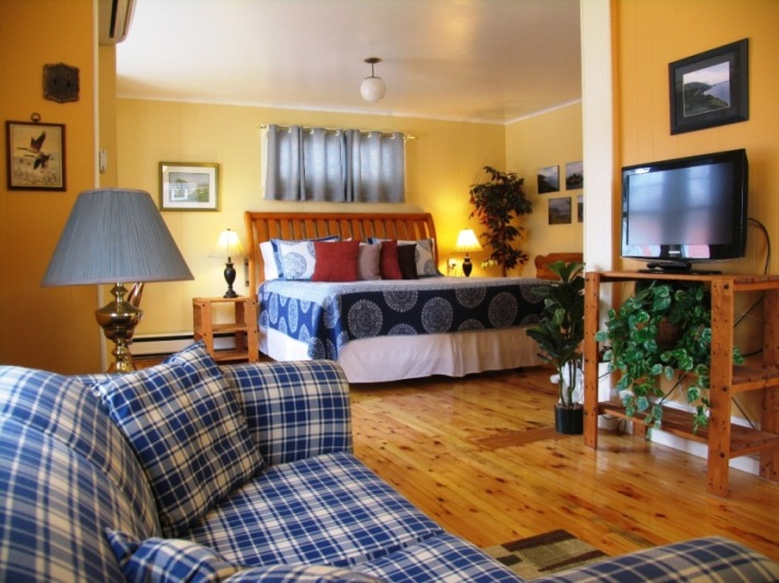 Seasons House Bed & Breakfast Port Rowan, ON, Canada